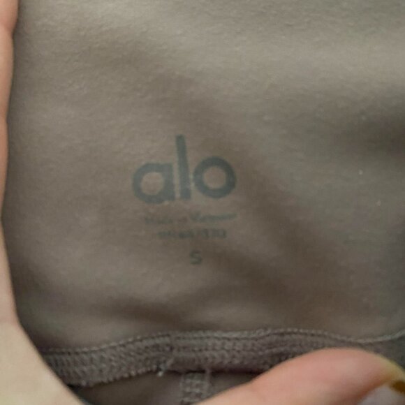 ALO Yoga Taupe Leggings - Picture 5 of 8